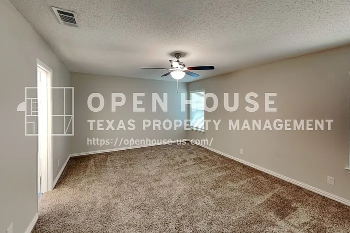 1523 Warwick Dr — Photo 9