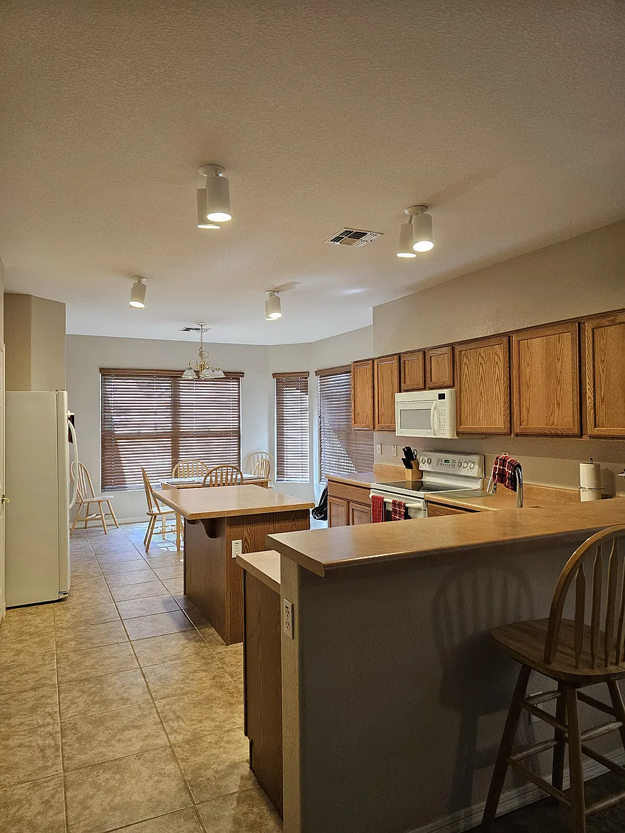 Building Photo - 3048 E Hazeltine Way