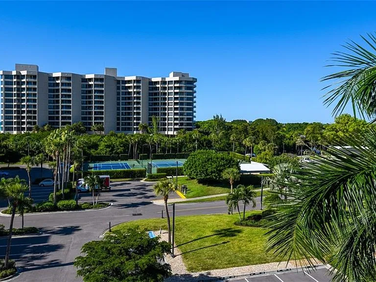 1125 Gulf Of Mexico Dr #403 — Photo 4