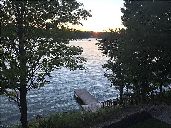 3rd image of 1533 Lake Crest Dr
