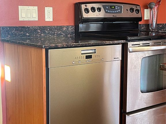 5th image of 222 S Inez St Unit B