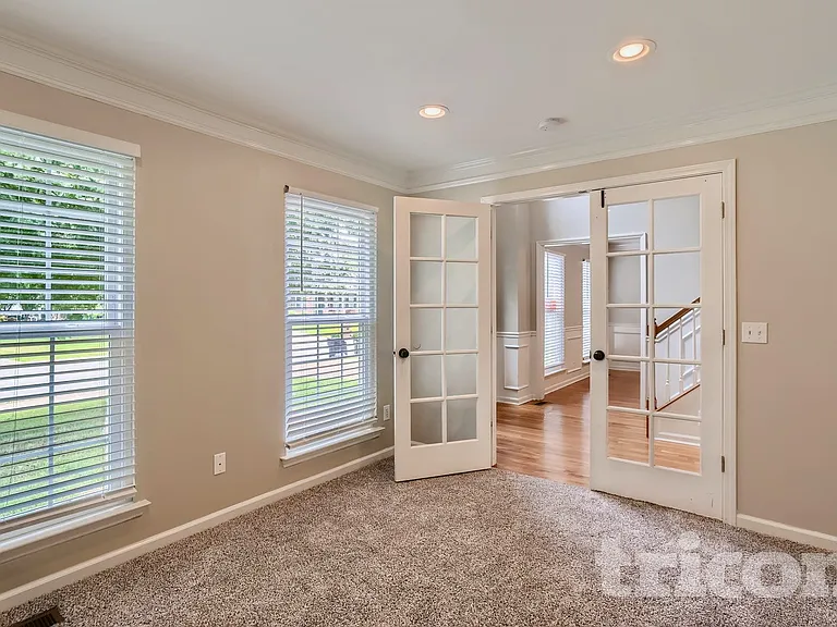 2420 Amber Glen Dr — Photo 14