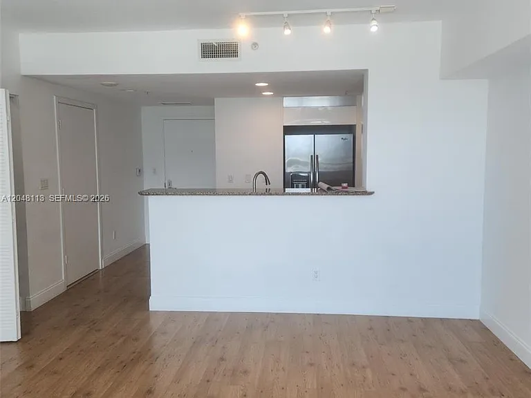 325 Biscayne Blvd #1420 — Photo 10