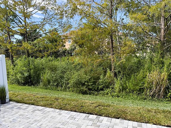 3rd image of 395 SW Sally Way