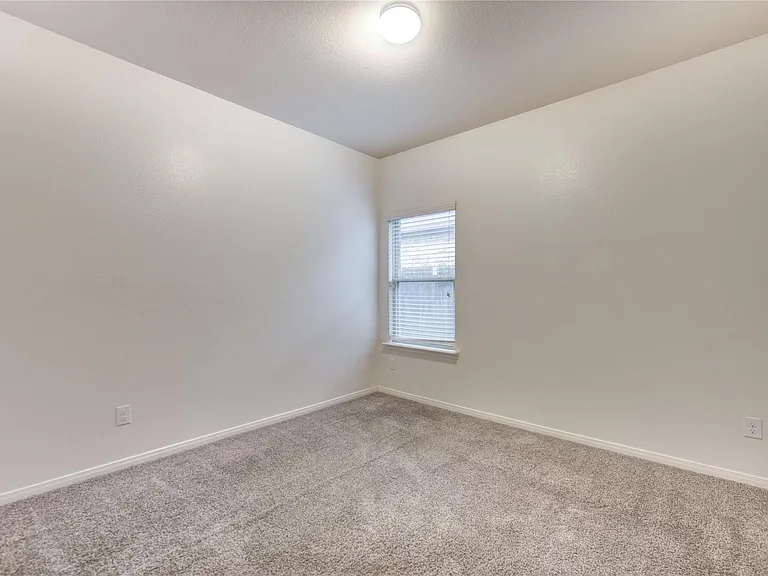 734 Mill Spring Ct — Photo 18