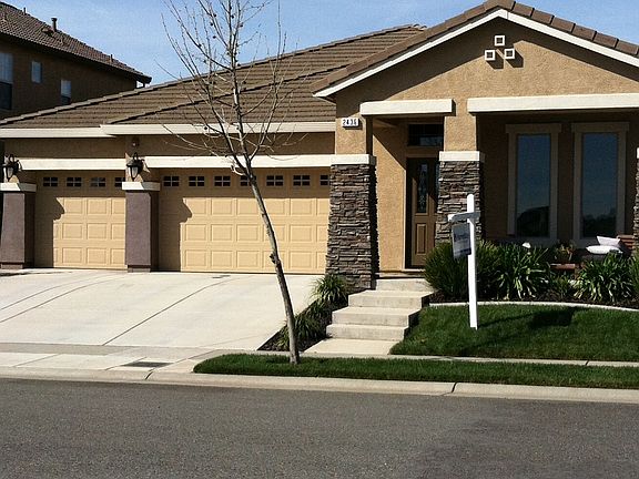 2nd image of 2436 Lincoln Airpark Dr
