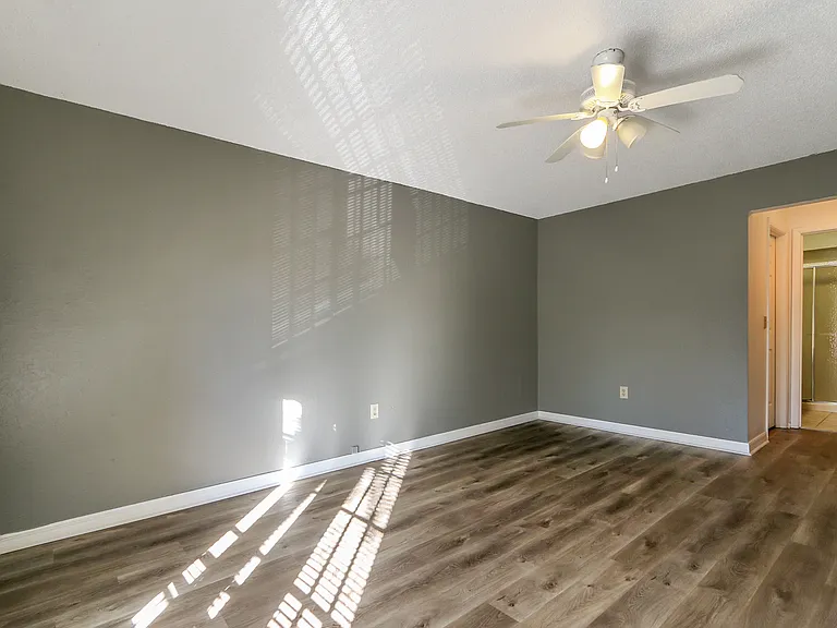 4017 Versailles Dr #4017F — Photo 13