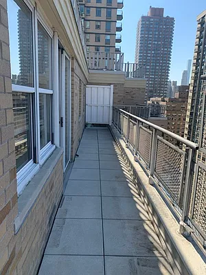 Rented by Manhattan Flats | media 40