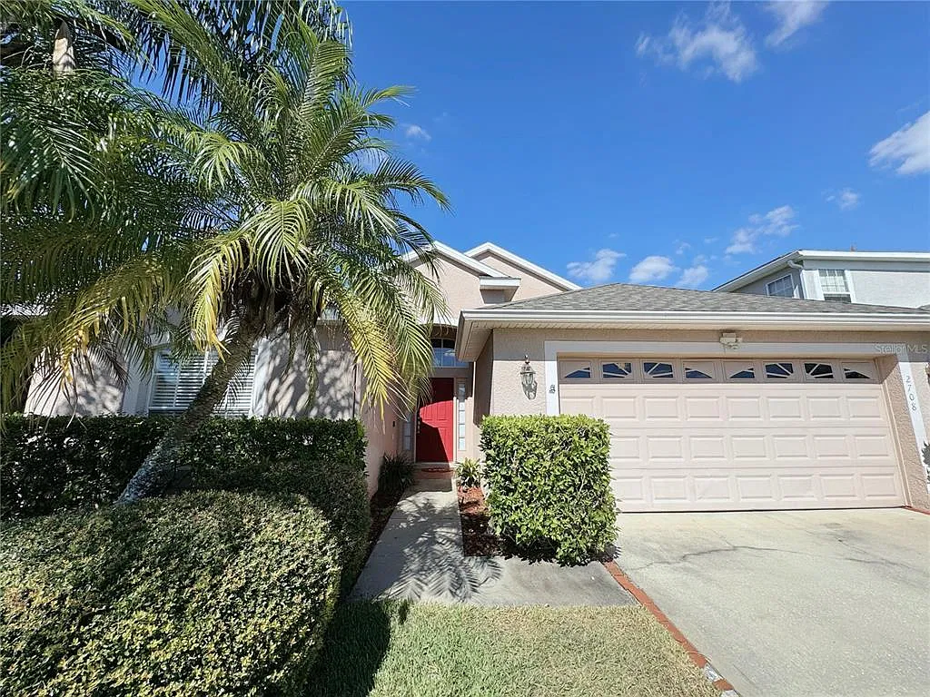 4 bed, 2.0 bath, 1786 sqft, $2,600 — Photo 2