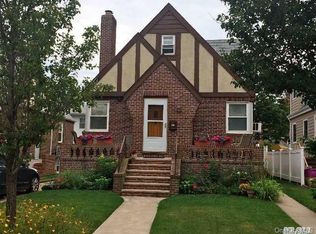 541 Beach 130th St, Rockaway Park, NY 11694