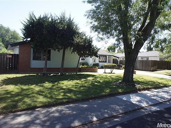 3rd image of 7510 Rosewood Dr