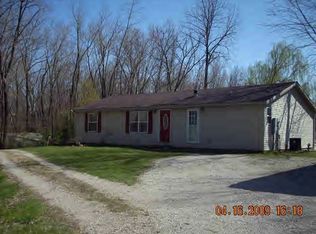 108 Eagle Bluff Dr, Oakwood, IL