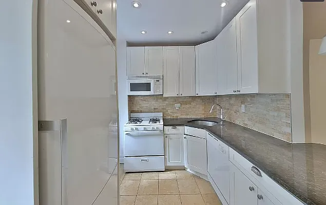 Rented by CitySites Real Estate Group | media 1