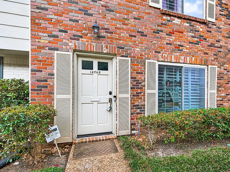 12705 Huntingwick Dr #165 — Photo 4