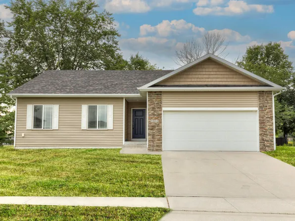 3902 Harris St, Ames, IA 50014
