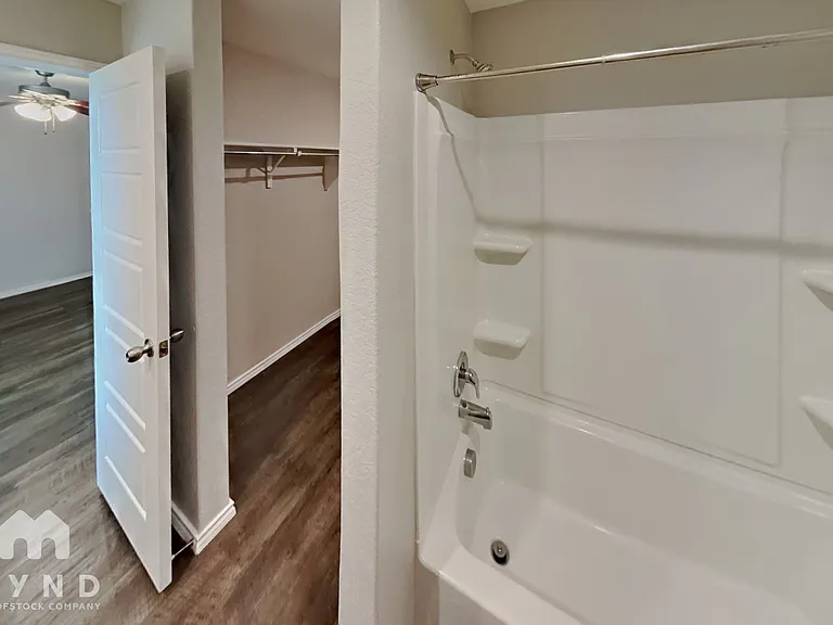 3948 Asher Aly — Photo 11
