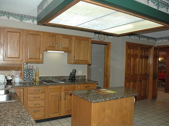 2nd image of 7100 Hunters Creek Dr