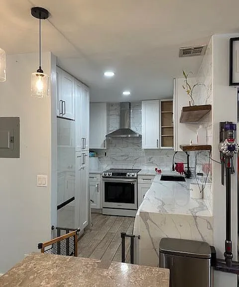 2220 NE 68th St #1023 — Photo 8