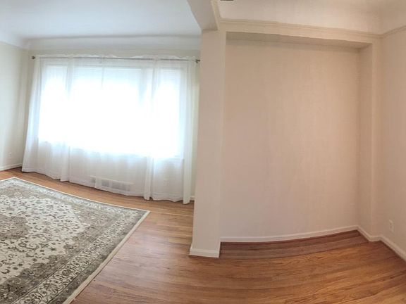 3rd image of 1755 Banbury St