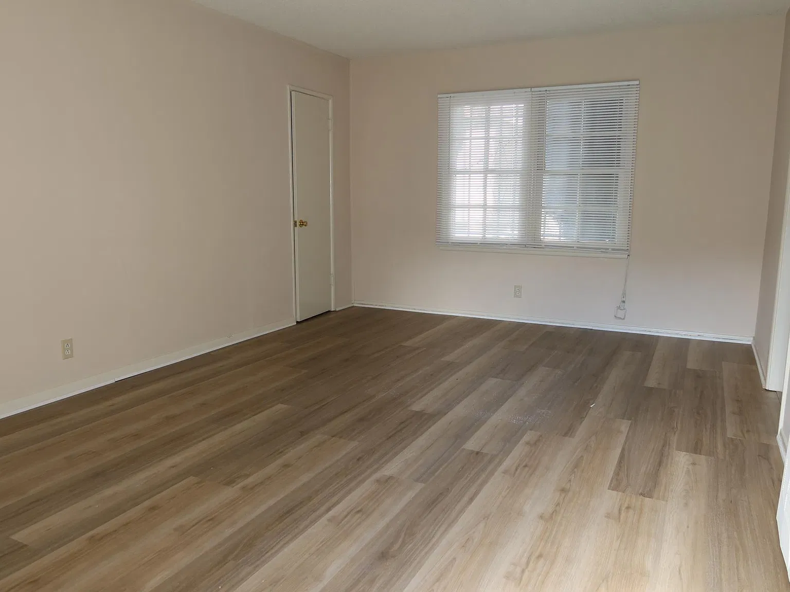 Studio, 500 sqft, $1,495 — Photo 4