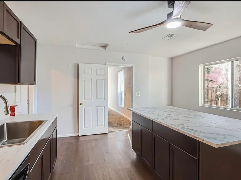 4533 Fillmore St #A — Photo 13