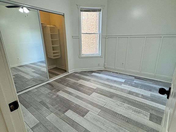 2nd image of 3431 W Lyndale St #1R