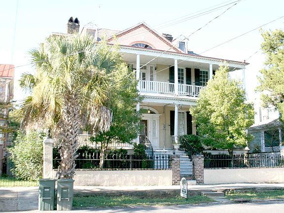 Exterior matching upper fanlight visible top center