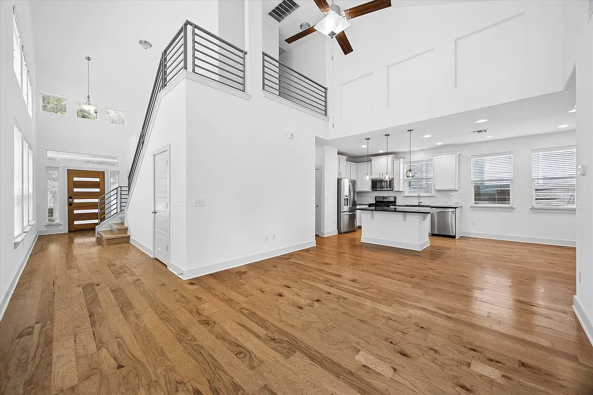 Building Photo - 7203 Bertram Ct