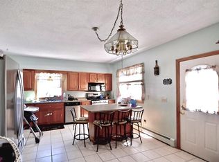 89 4th St, Lowell, MA 01850