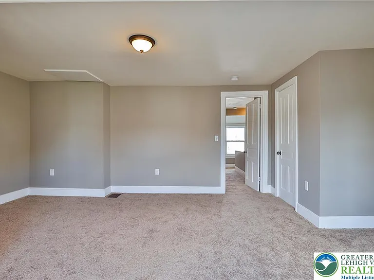 129 E Goepp St — Photo 24
