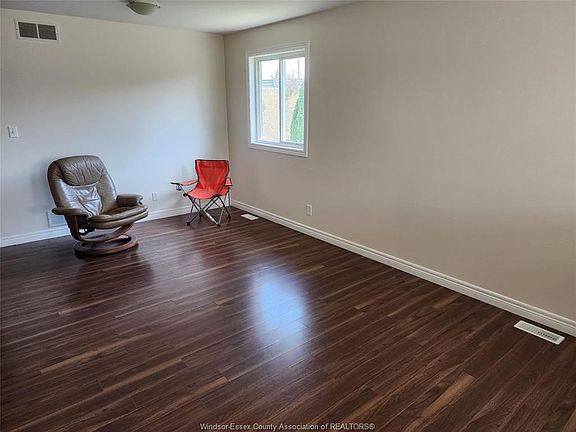 5th image of 4222 Pearleaf Ct