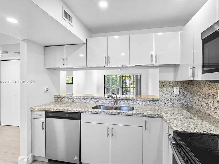 10145 NW 9th Street Cir #101 — Photo 3