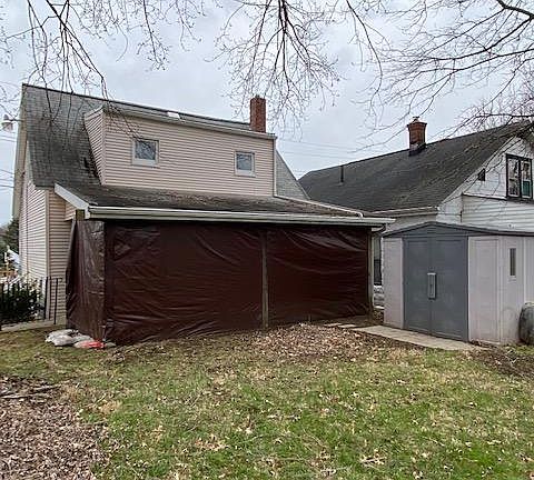 3rd image of 1584 Josephine Ave