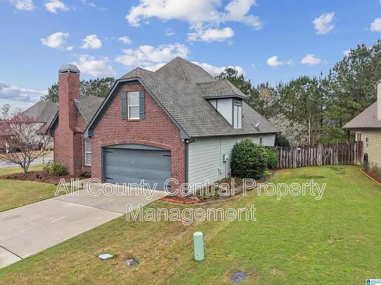 1001 Aronimink Dr — Photo 2