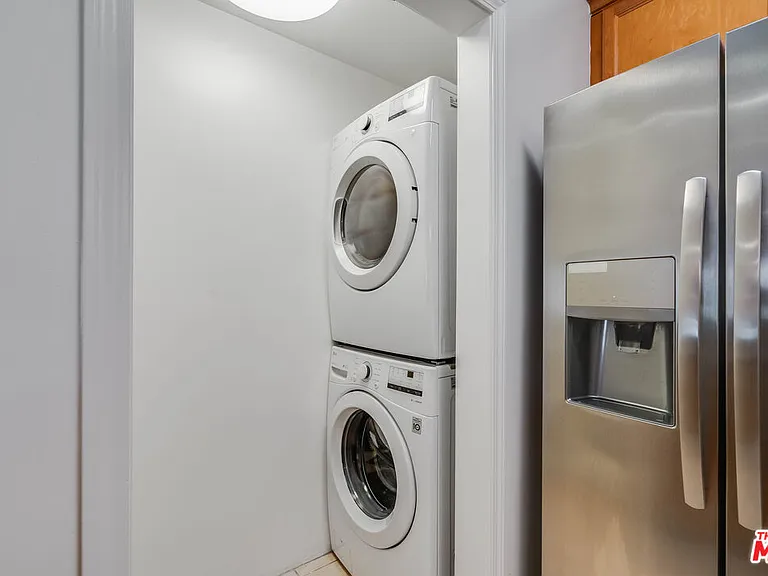 2335 S Bentley Ave #201 — Photo 12