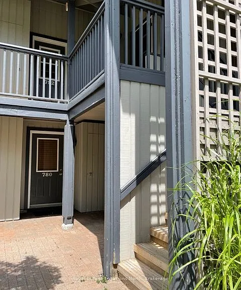 793 Johnston Park Ave E — Photo 2