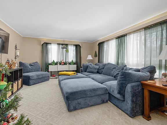 2nd image of 214 Betz Rd