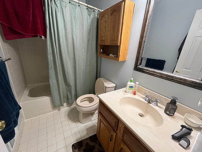 104 Endsleigh Ct — Photo 17