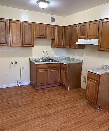4th image of 3122 Americus St