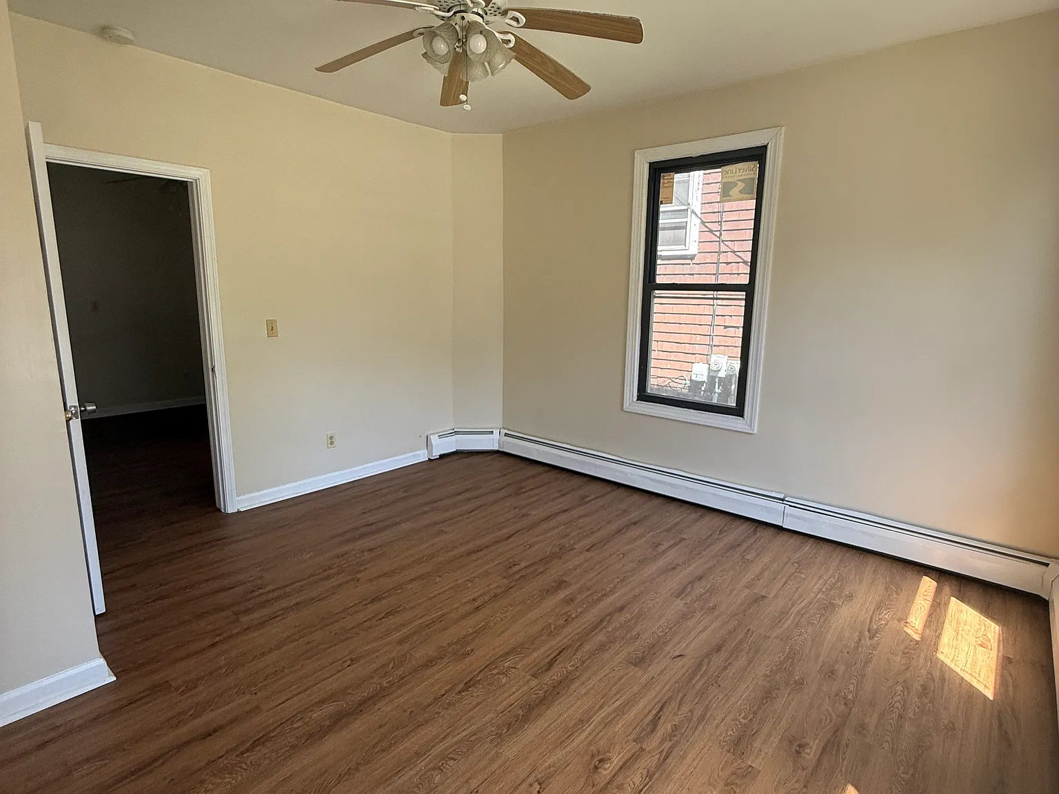 2 bed, 950 sqft, $1,450 — Photo 4