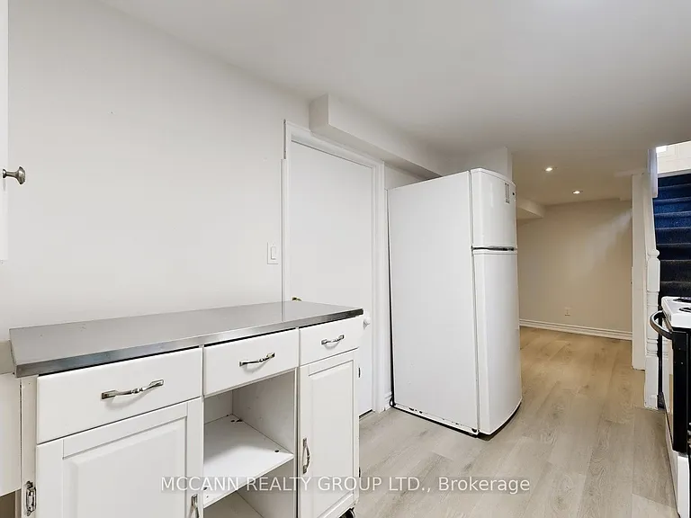 496 Northcliffe Blvd #BASEMENT — Photo 8