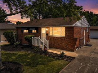 6391 Sandfield Dr, Brookpark, OH 44142