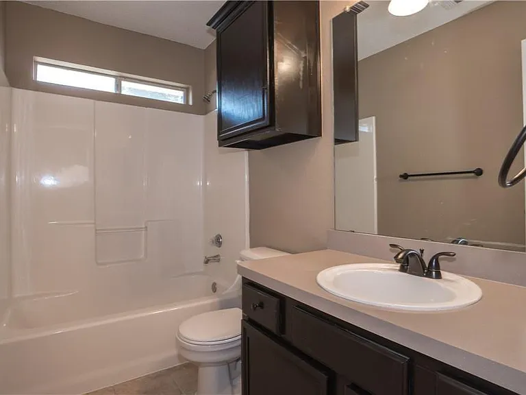 1512 Manitoba Ln — Photo 16