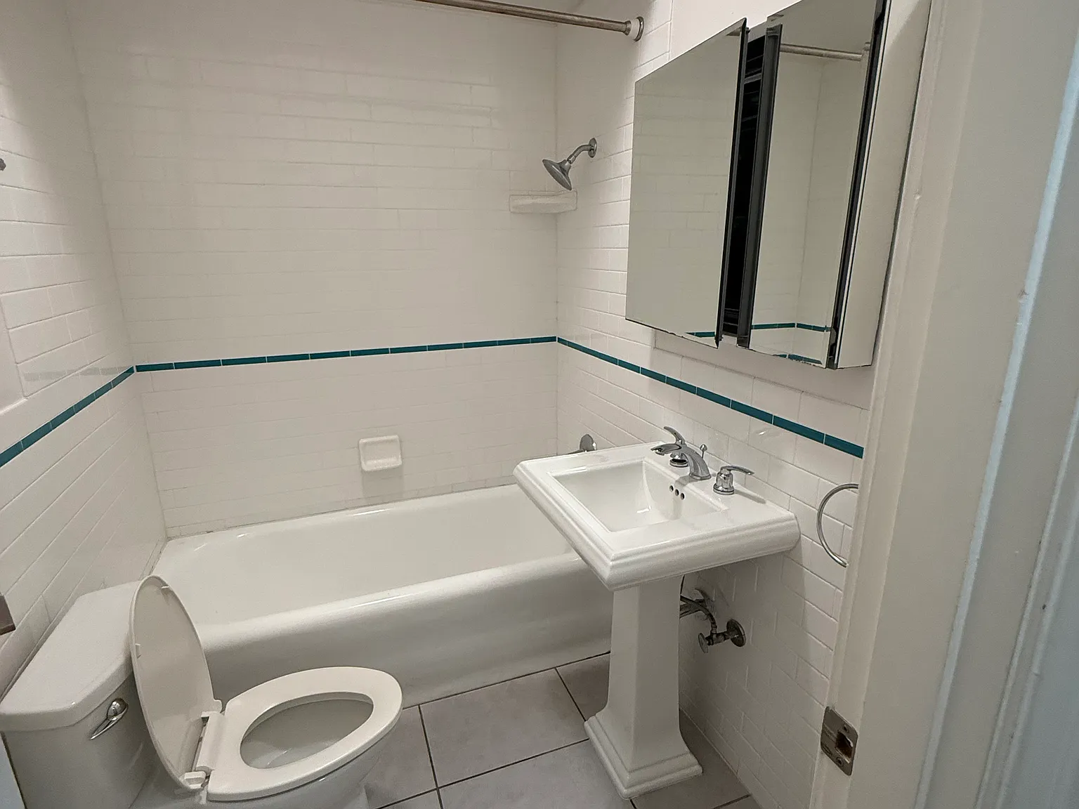 Studio, 550 sqft, $2,300 — Photo 3