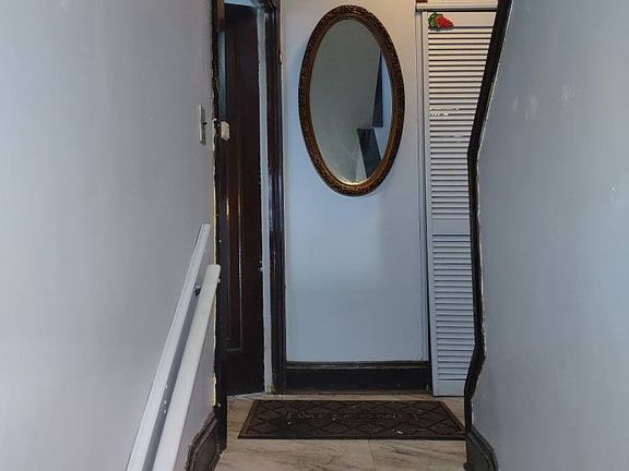 HALLWAY (Side Entrance)