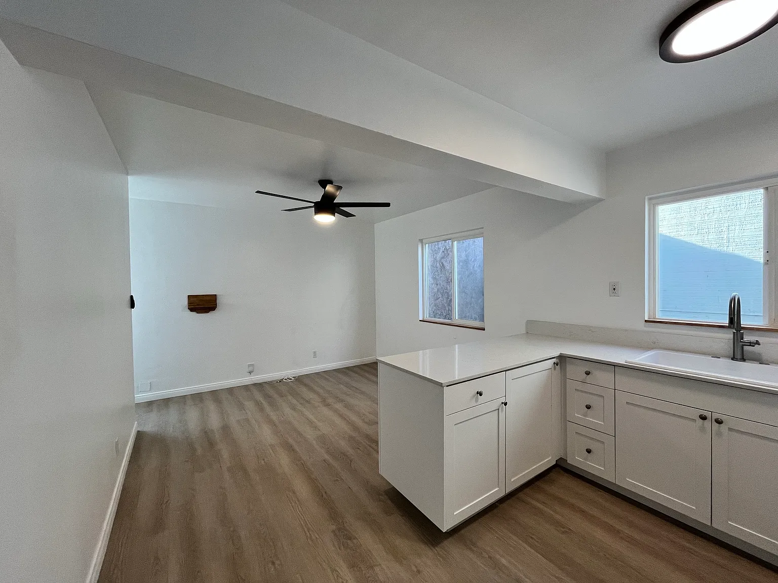 1 bed, 550 sqft, $2,100 — Photo 3