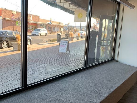 4th image of 108 W 3rd Ave
