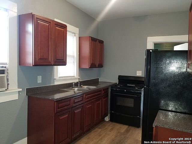 1st image of 125 E Courtland Pl APT 1