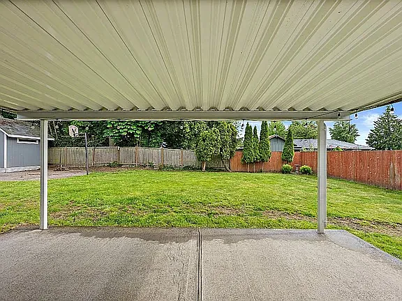 118 Violet Meadow St E — Photo 17