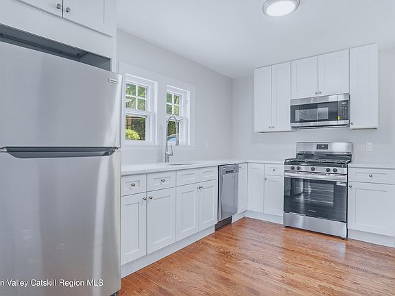 4th image of 22 Navara Street